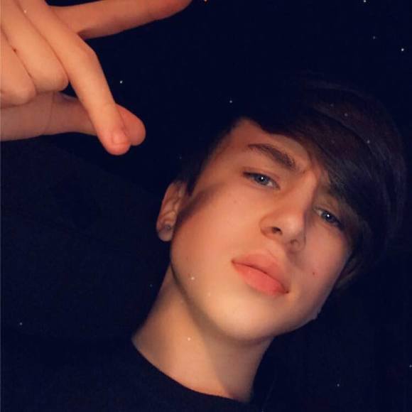 Meet your Posher, Gavin - Picture 1 of 1